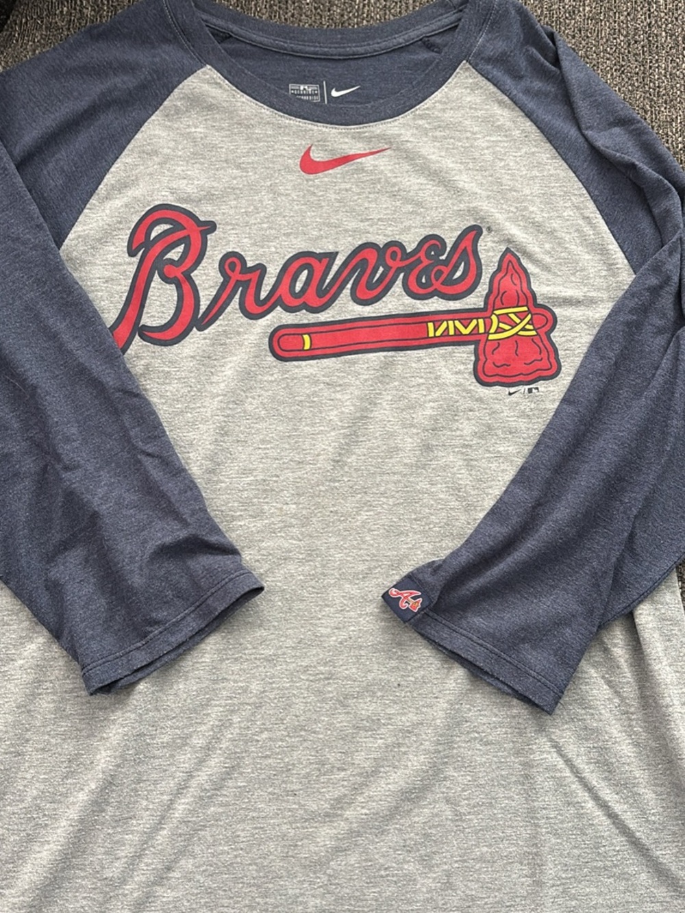 Nike Braves Raglan Long-Sleeve Shirt in Gray and Navy with Red Accents
